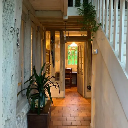 Les Maisons De Marie בית נופש Manerbe