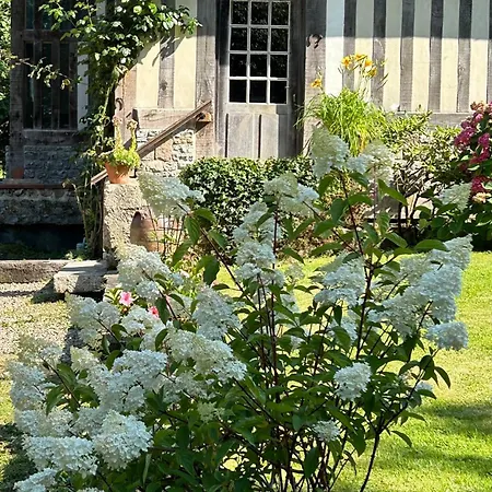 Les Maisons De Marie Holiday home *